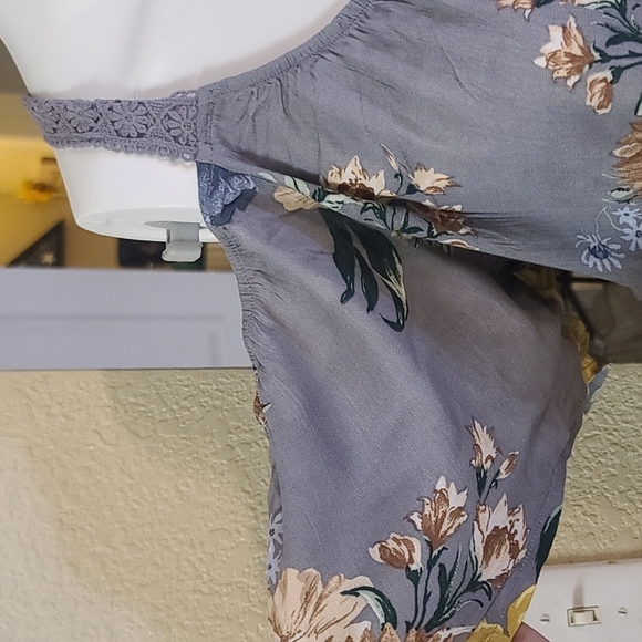 Torrid top - Picture 2 of 4